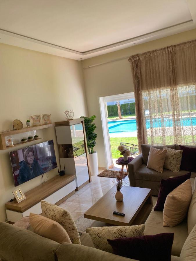 부즈니카 Apparemment De Luxe Vue Piscine 아파트 외부 사진