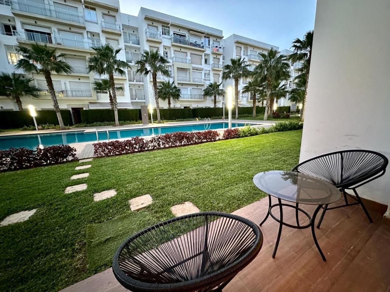 부즈니카 Apparemment De Luxe Vue Piscine 아파트 외부 사진