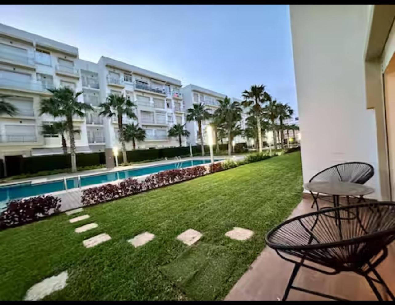 부즈니카 Apparemment De Luxe Vue Piscine 아파트 외부 사진